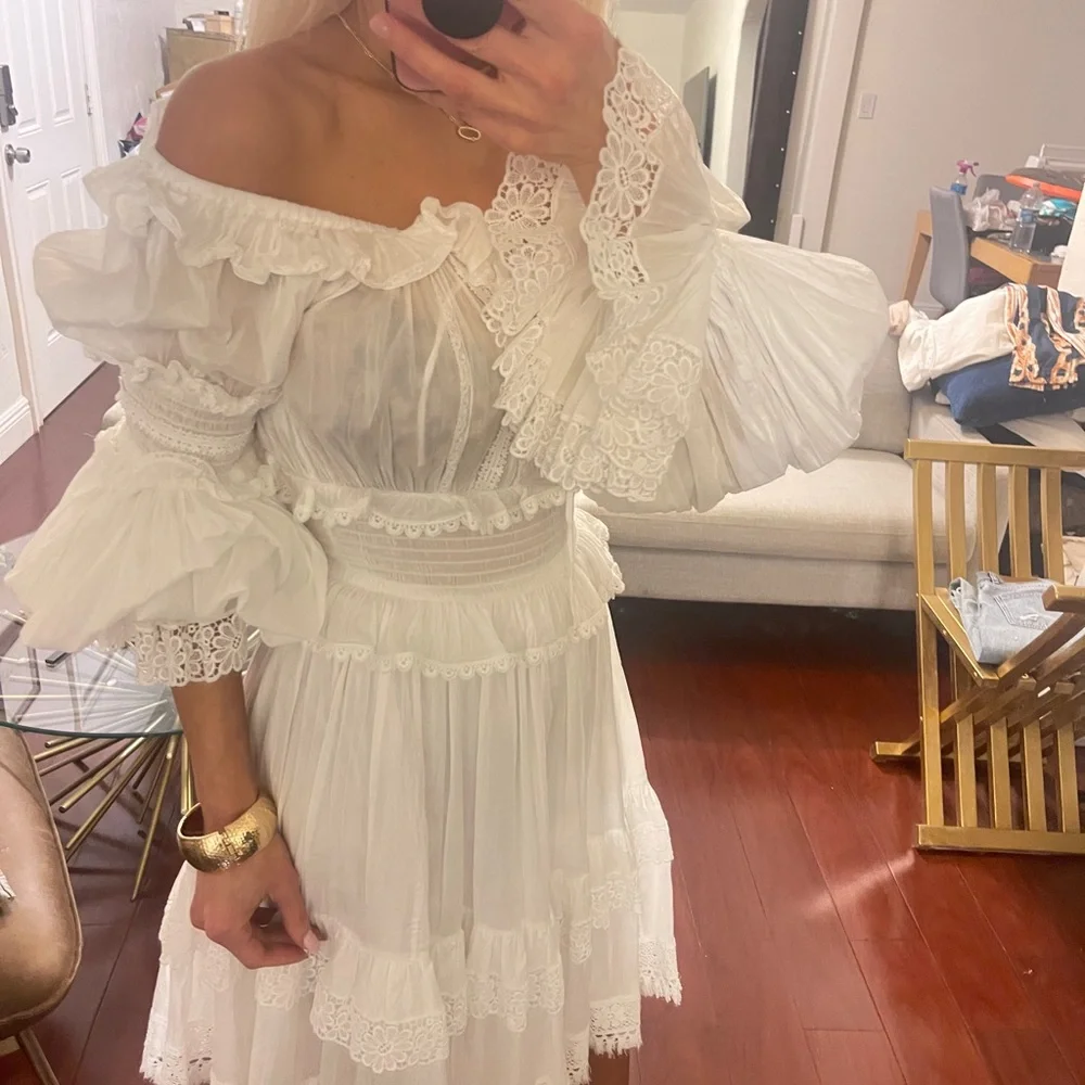 Dolce & Gabbana Elegant White Dress - Picture 2 of 6